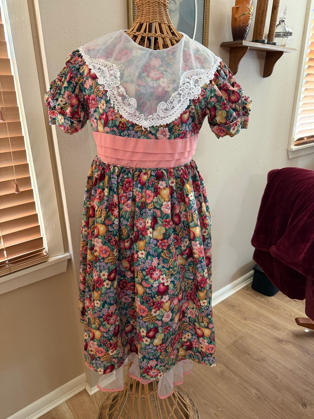 Vintage 1990's Girls Dress Size 8 by Day Dream